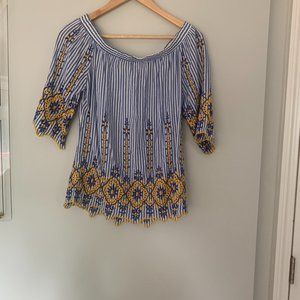 Classic Off the Shoulder Top, Size M